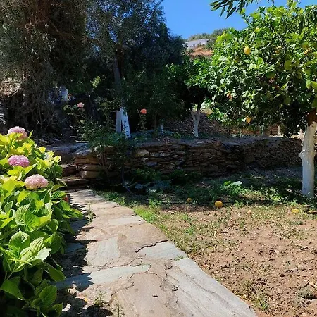 καμαρα - παραδοσιακό σπίτι σε αγρόκτημα με θέα 펜션 Ándros
